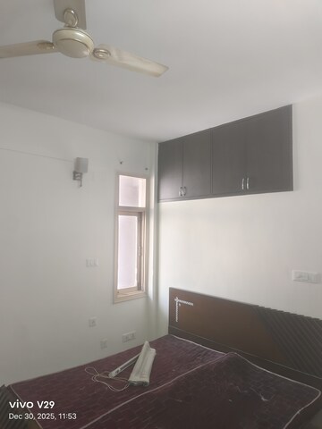 Room in 3 BHK Apartment at HBH Galaxy Apartments, Sector 43 – for Sale