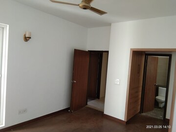 Room in 3 BHK Apartment at Umang Winter Hills, Sector 77 – for Rent