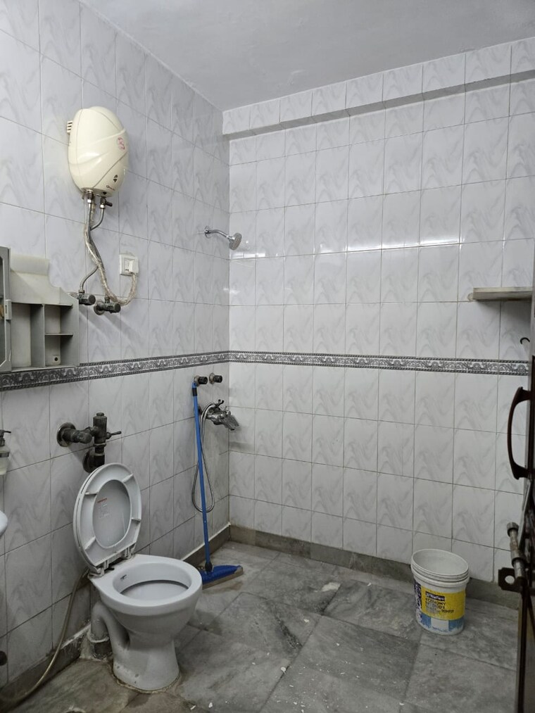 Bathroom, dwarka 2 Bedroom 800 Sq.Ft. Apartment In Dwarka Delhi 9714687