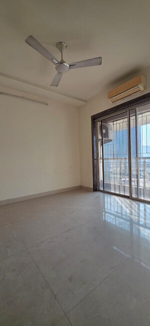 Room in 2 BHK Apartment at Regency Heights, Ghodbunder Road – for Rent