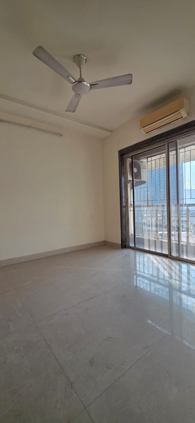 Room, regency-heights 2 Bedroom 900 Sq.Ft. Apartment In Ghodbunder Road Thane 9714658