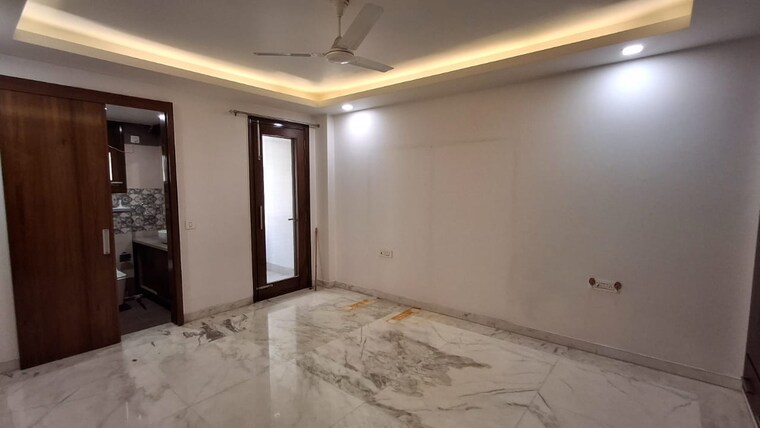Room, saket 3 Bedroom 200 Sq.Yd. Builder Floor In Saket Delhi 9714761
