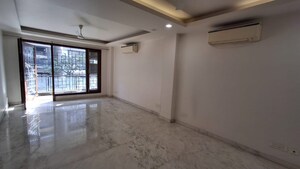 Room in 3 BHK Builder Floor at Saket – for Rent