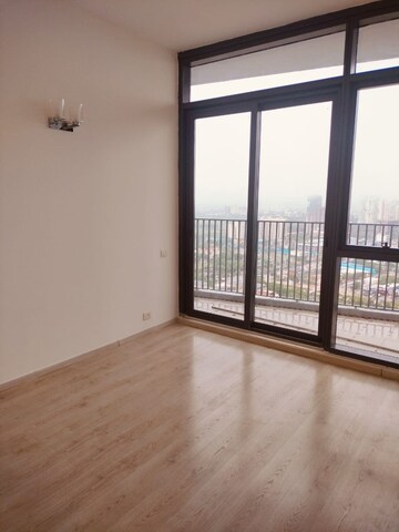 Room in 3 BHK Apartment at Ireo Skyon, Sector 60 – for Sale