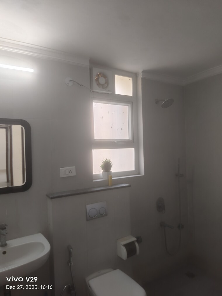 Bathroom, millenium-bajrang-society 3 Bedroom 2650 Sq.Ft. Apartment In Sector 43 Gurgaon 9714974