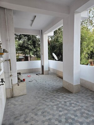 Parking in 3 BHK Apartment at Dwarka – for Rent