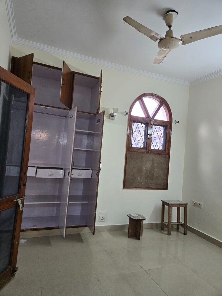 undefined, dwarka 3 Bedroom 1500 Sq.Ft. Apartment In Dwarka Delhi 9714993
