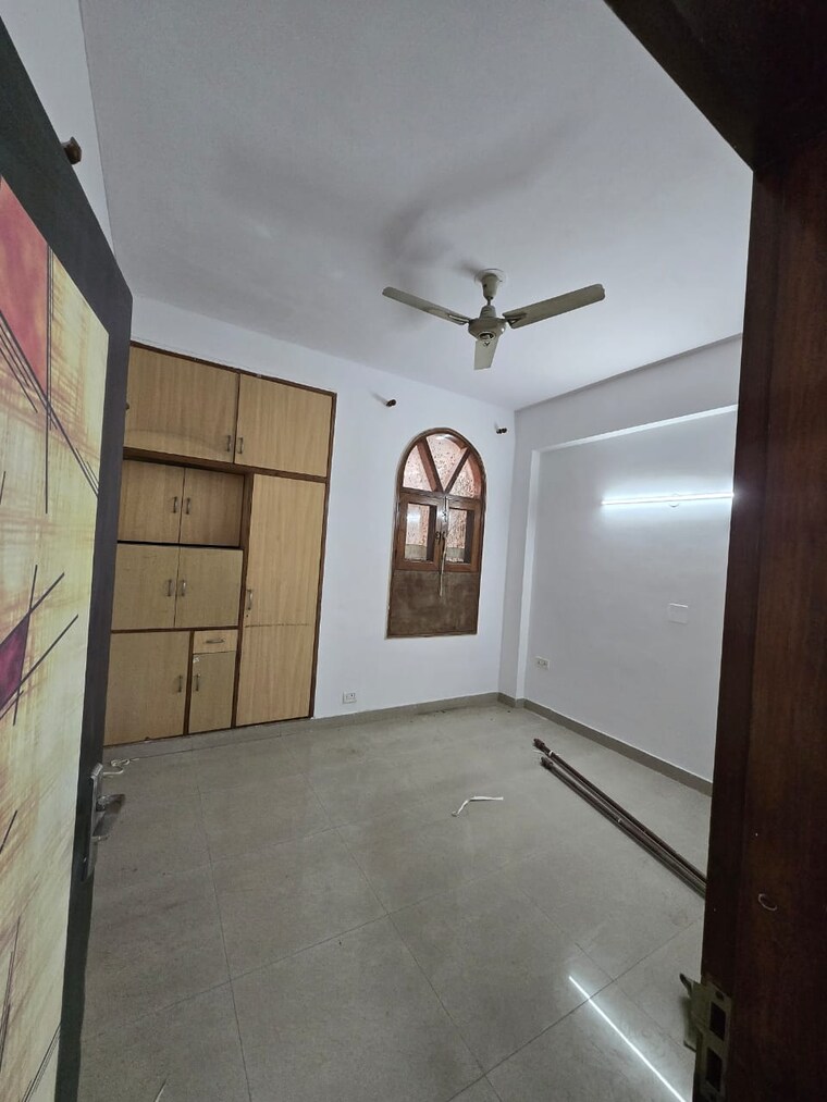 Room, dwarka 3 Bedroom 1500 Sq.Ft. Apartment In Dwarka Delhi 9714993