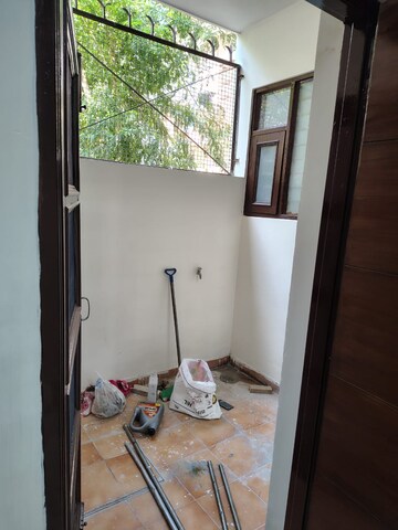 Furnished Amenities in 2 BHK Builder Floor at Guru Nanak Enclave, Dhakoli – for Sale