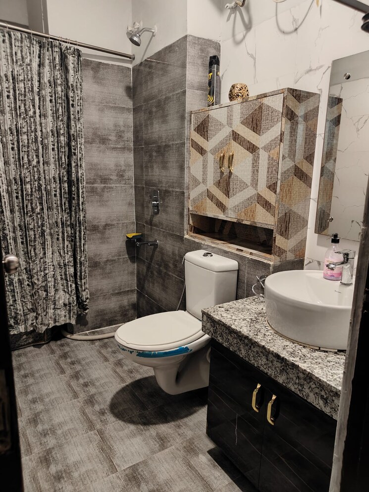 Bathroom, umang-winter-hills 2.5 Bedroom 1616 Sq.Ft. Apartment In Sector 77 Gurgaon 9715230
