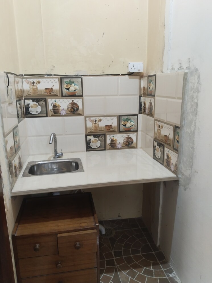 Kitchen, gomti nagar Studio 300 Sq.Ft. Builder Floor In Gomti Nagar Lucknow 9715327