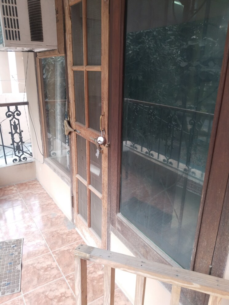 Living Room, gomti nagar Studio 300 Sq.Ft. Builder Floor In Gomti Nagar Lucknow 9715327