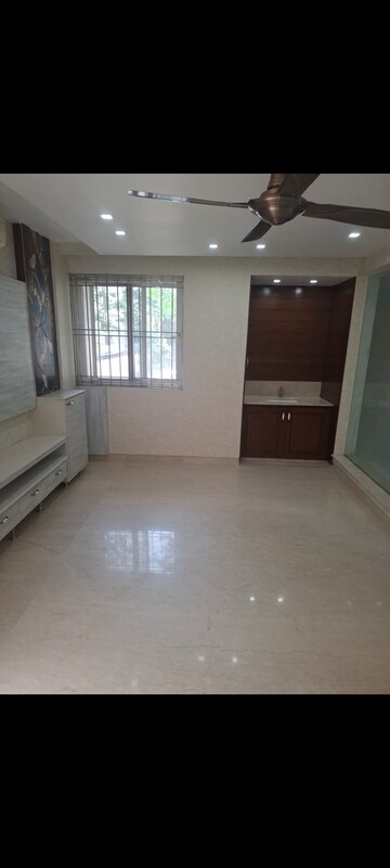 Room in 4 BHK Builder Floor at Chittaranjan Park – for Sale