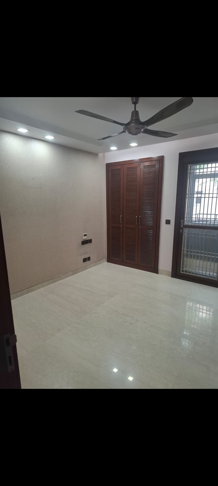 Room, chittaranjan park 4 Bedroom 2880 Sq.Ft. Builder Floor In Chittaranjan Park Delhi 9715348