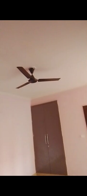 Furnished Amenities in 3 BHK Apartment at Supertech Ecovillage I, Sector 1 Greater Noida – for Rent