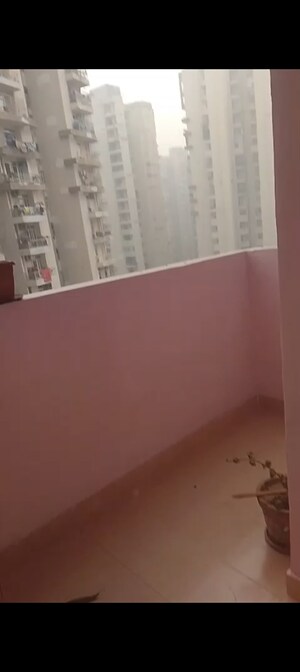 Room in 3 BHK Apartment at Supertech Ecovillage I, Sector 1 Greater Noida – for Rent