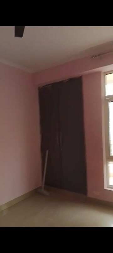 Room in 3 BHK Apartment at Supertech Ecovillage I, Sector 1 Greater Noida – for Rent