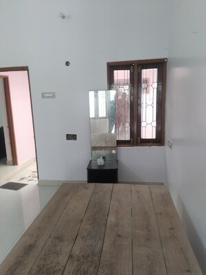 Room in 1.5 BHK Builder Floor at Gomti Nagar – for Rent