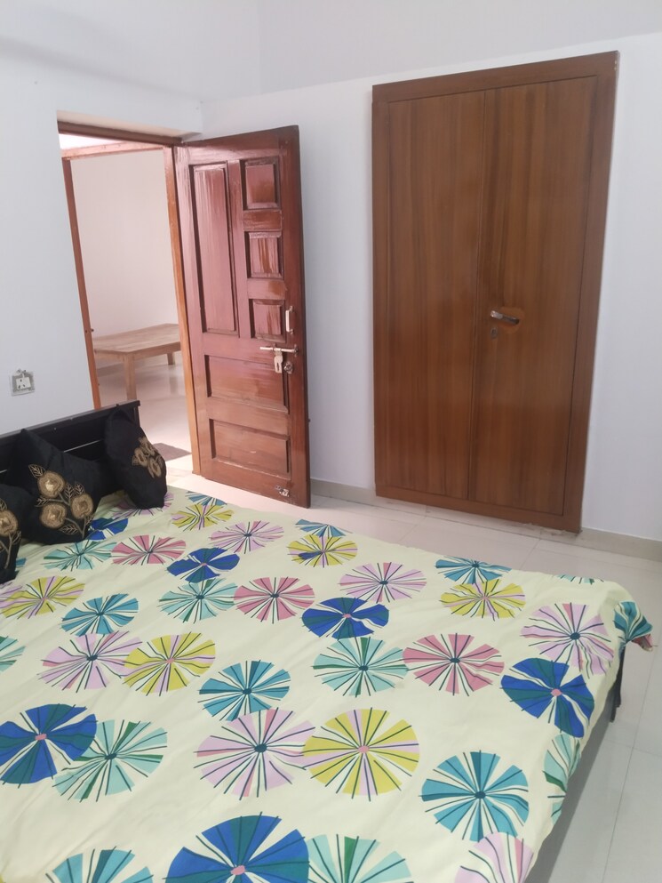 Bedroom, gomti nagar 1.5 Bedroom 700 Sq.Ft. Builder Floor In Gomti Nagar Lucknow 9715433