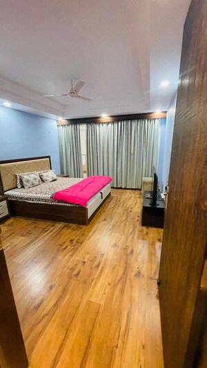 Room in  Pg at Vineet Khand – for Rent