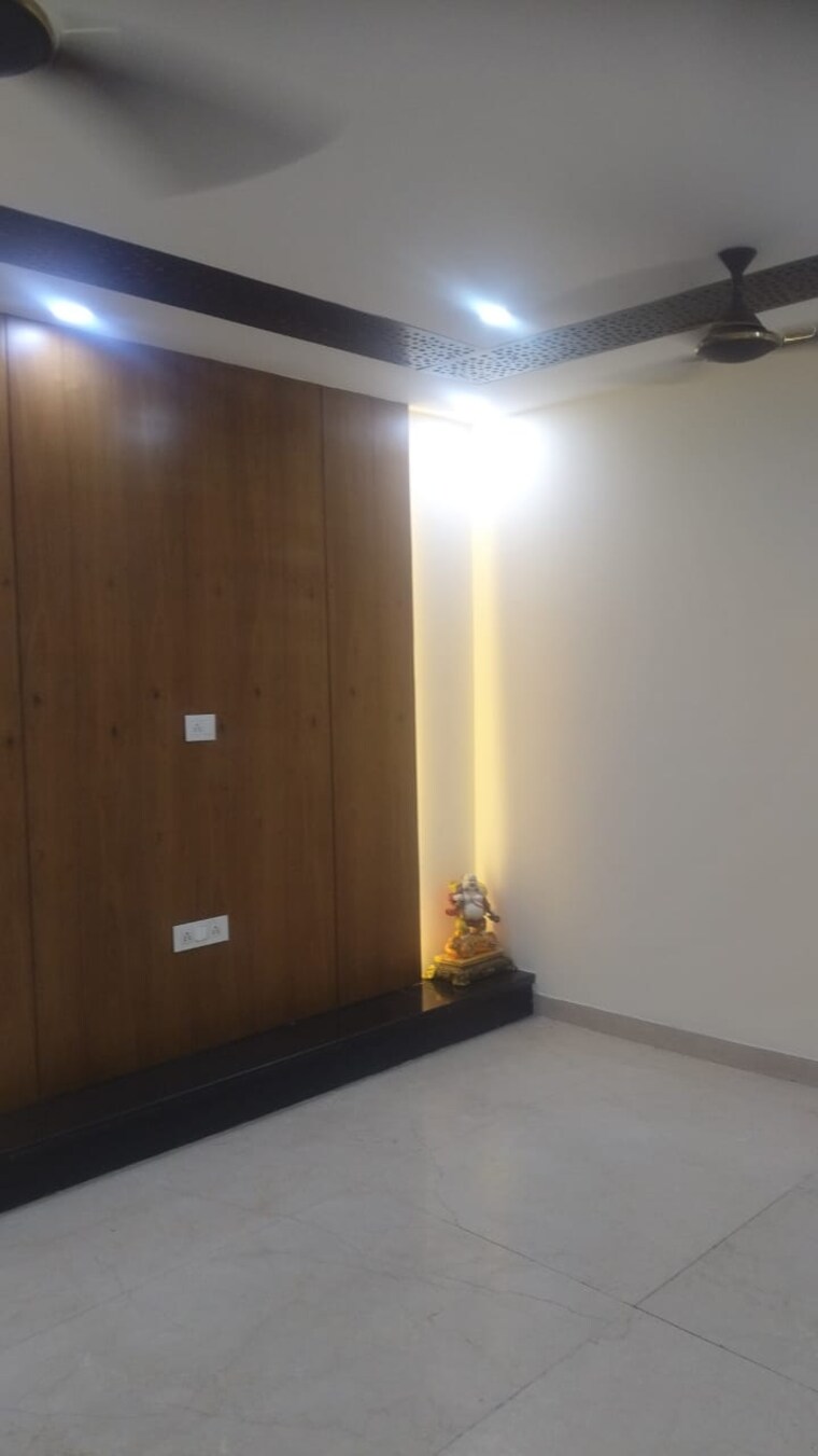 Room, lajpat nagar i 2 Bedroom 900 Sq.Ft. Independent House In Lajpat Nagar I Delhi 9715439