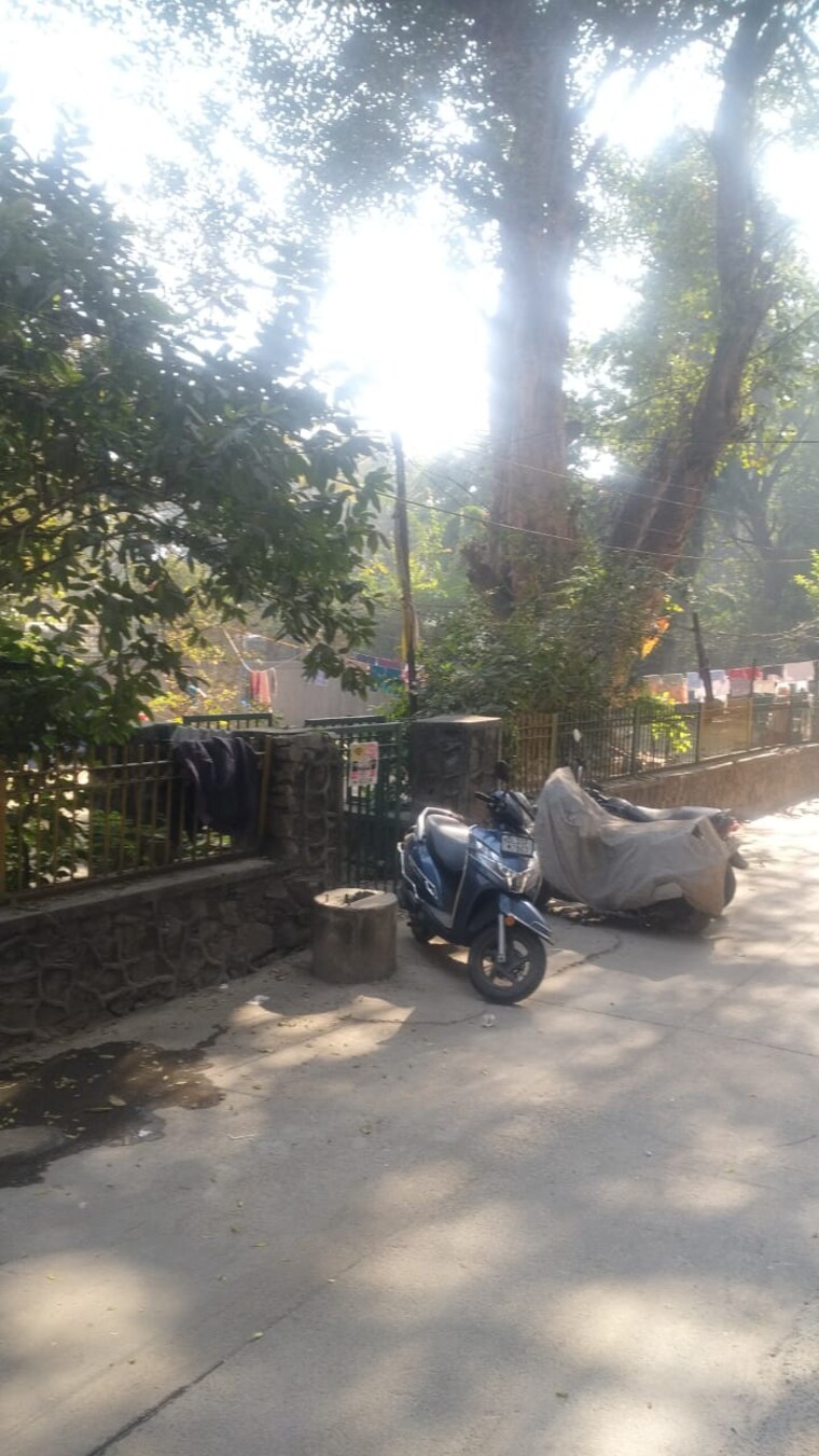  Parking, lajpat nagar i 2 Bedroom 900 Sq.Ft. Independent House In Lajpat Nagar I Delhi 9715439