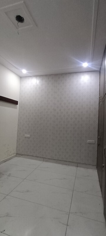 Room in 2 BHK Independent House at Patiala Road – for Sale