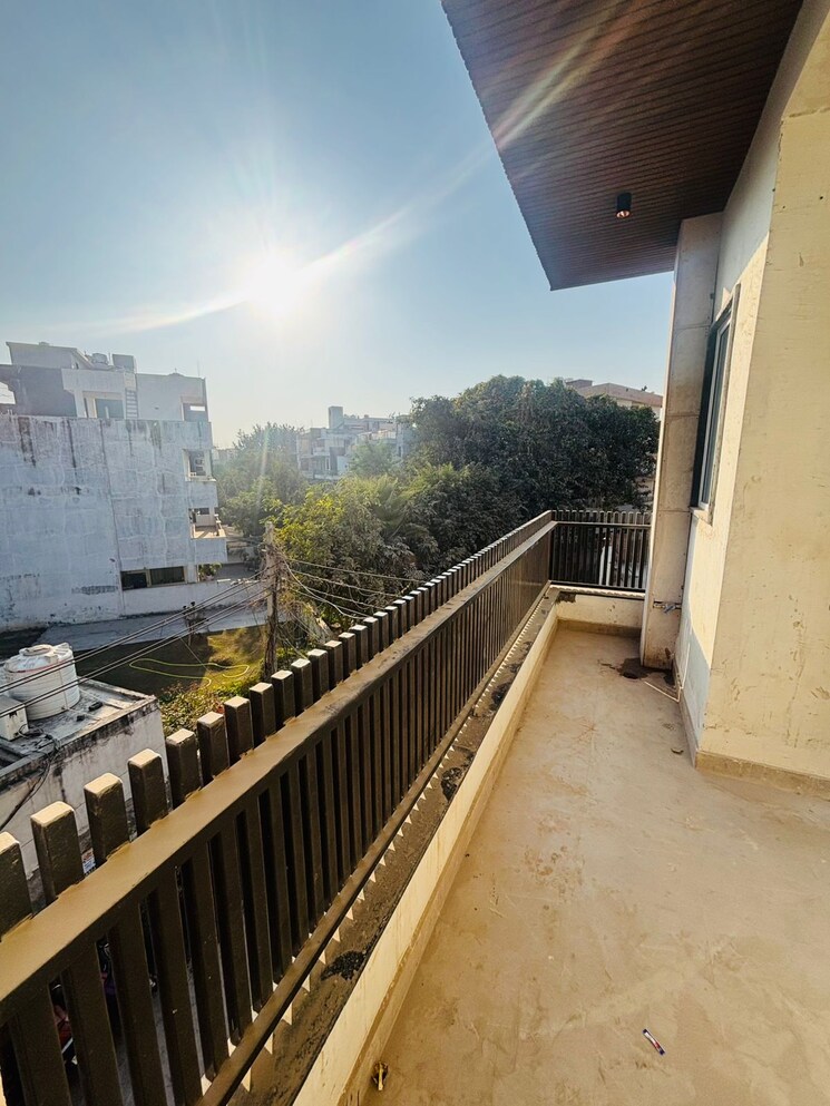 Balcony, sector 38 1 Bedroom 751 Sq.Ft. Builder Floor In Sector 38 Gurgaon 9715510