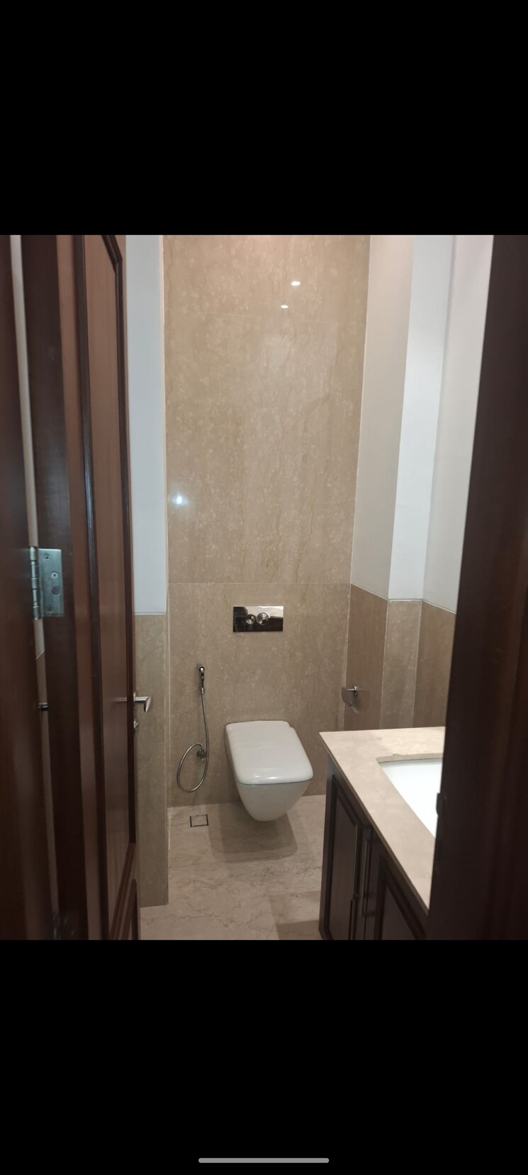 Bathroom, chittaranjan park 4 Bedroom 2500 Sq.Ft. Builder Floor In Chittaranjan Park Delhi 9715533