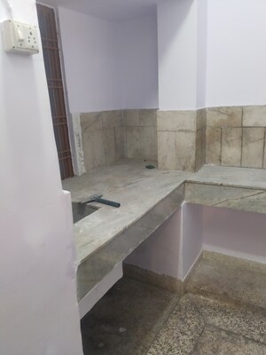 Master Bedroom in 1.5 BHK Independent House at Gomti Nagar – for Rent