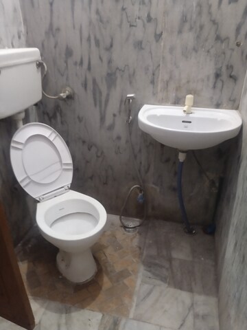 Bathroom in 1.5 BHK Independent House at Gomti Nagar – for Rent