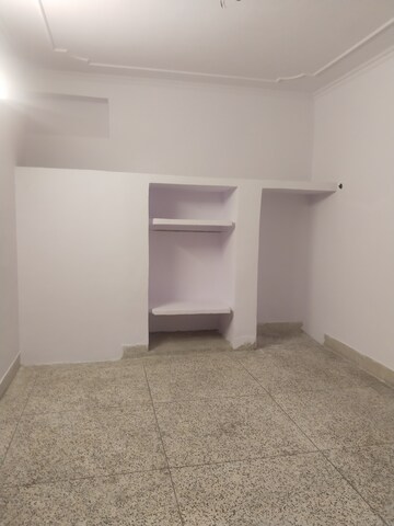 Room in 1.5 BHK Independent House at Gomti Nagar – for Rent