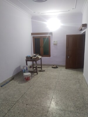 Living Room in 1.5 BHK Independent House at Gomti Nagar – for Rent