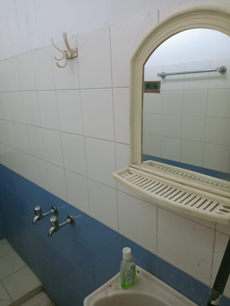 Bathroom, vikash khand Pg For Girls In Vikash Khand 9715568