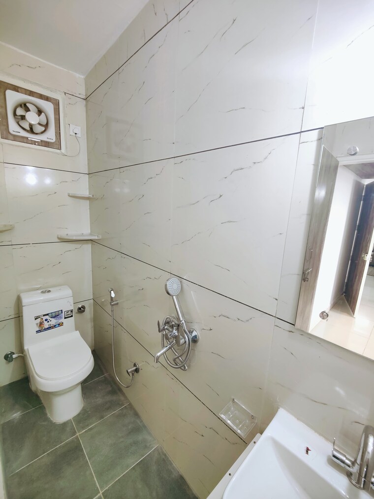 Bathroom, sector 46 2 Bedroom 1387 Sq.Ft. Builder Floor In Sector 46 Gurgaon 9715594