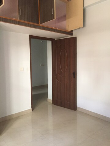 Room in 2 BHK Builder Floor at Hrbr Layout – for Rent