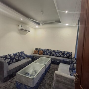 Living Room in 3 BHK Apartment at Sector 46 – for Rent