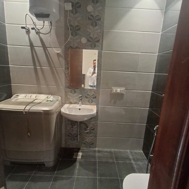 Bathroom, sector 46 3 Bedroom 2450 Sq.Ft. Apartment In Sector 46 Chandigarh 9715985