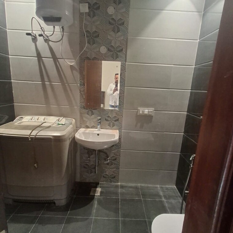 Bathroom, sector 46 3 Bedroom 2450 Sq.Ft. Apartment In Sector 46 Chandigarh 9715985