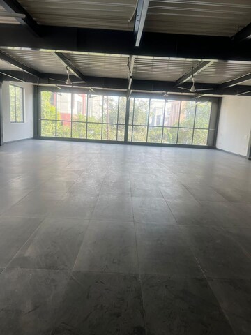 Room in  Office Space in IT/SEZ at Sector 63 – for Rent