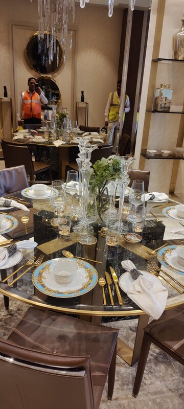 Master Bedroom in 3 BHK Apartment at Piramal Aranya, Byculla – for Rent