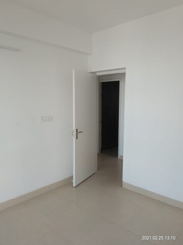 Room in 3 BHK Apartment at Vatika Lifestyle Homes, Sector 83 – for Sale