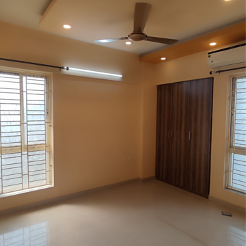 Room in 3 BHK Apartment at Bablatala – for Rent