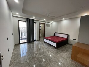 Room in 2 BHK Builder Floor at Empire Floors, Sector 57 – for Rent