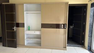 Furnished Amenities in 6 BHK Villa at Gaur Yamuna City 32nd Park View, Gaur Yamuna City – for Sale