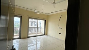 Room in 6 BHK Villa at Gaur Yamuna City 32nd Park View, Gaur Yamuna City – for Sale