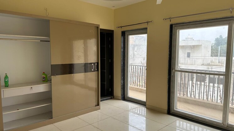 Room, gaur-yamuna-city-32nd-park-view 6 Bedroom 3160 Sq.Ft. Villa In Gaur Yamuna City Greater Noida 9716585