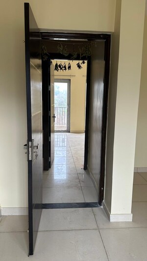 Building Lobby in 6 BHK Villa at Gaur Yamuna City 32nd Park View, Gaur Yamuna City – for Sale