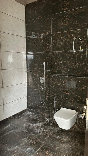 Bathroom in 6 BHK Villa at Gaur Yamuna City 32nd Park View, Gaur Yamuna City – for Sale