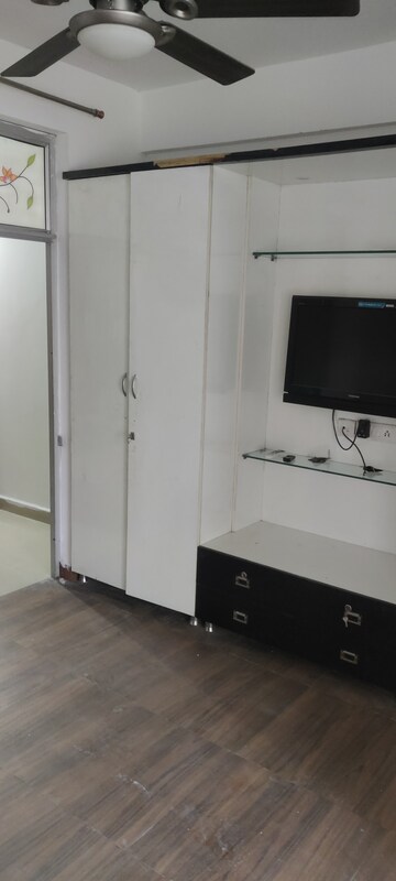 1 RK Apartment For Rent in GTM The Capital, Aman Vihar